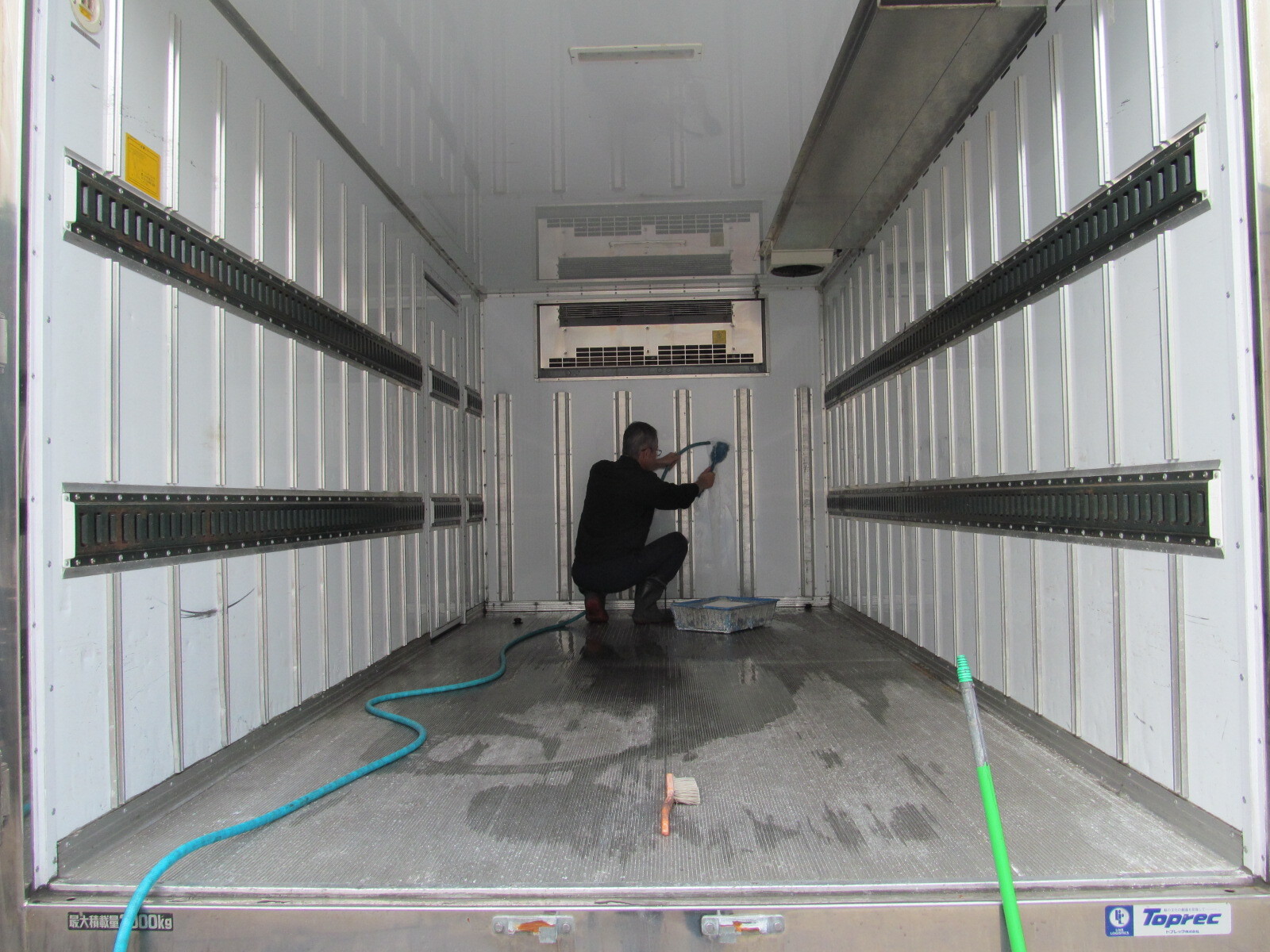 スペアドライバーの設置